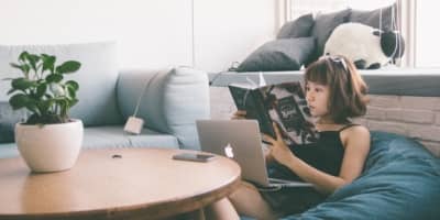 Observing Reactions When Communicating